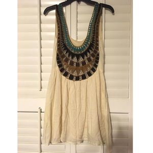 Casual cotton dress with colorful back cutout